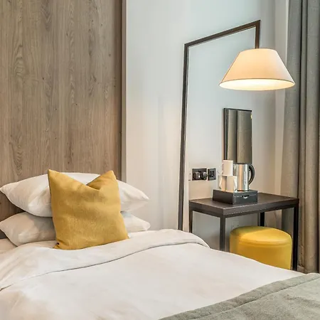 Hotel Princes Square 4*