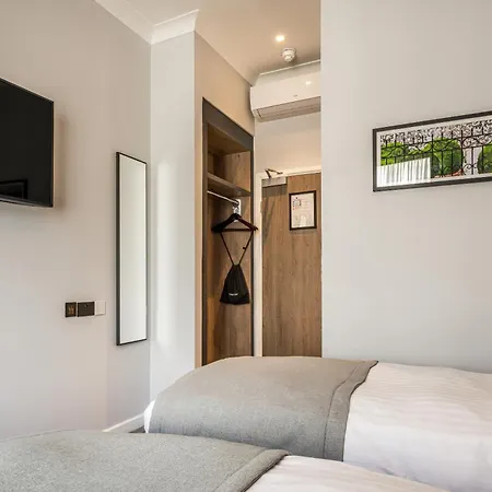 Princes Square 4* Londyn