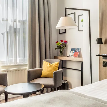Hotel Princes Square