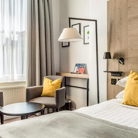 Princes Square Hotel 4*