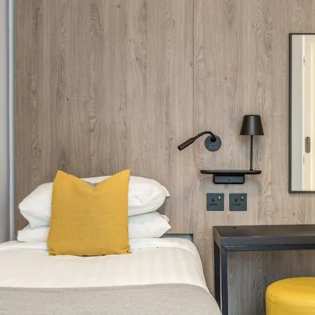 Hotel Princes Square 4*