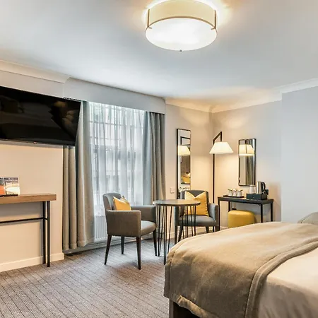Princes Square 4*