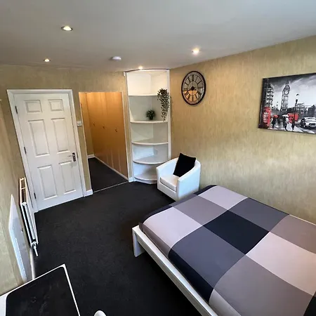 Beddington Park East Guest house