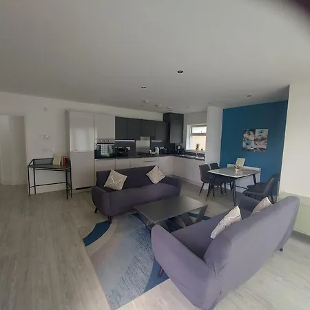Luxury 2bedroom - 2bath - Prime Location - Patio Apartment *
