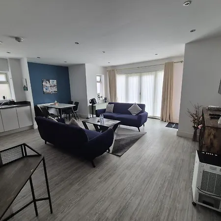 Luxury 2bedroom - 2bath - Prime Location - Patio Apartment Harrow on the Hill
