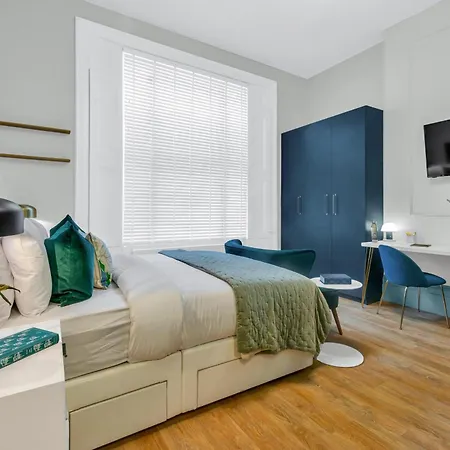 Mysquare Kensington Residences