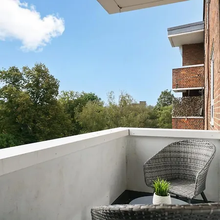 Apartment Lovely 2 Bedroom Flat In London-balcony - Sleeps 6 London