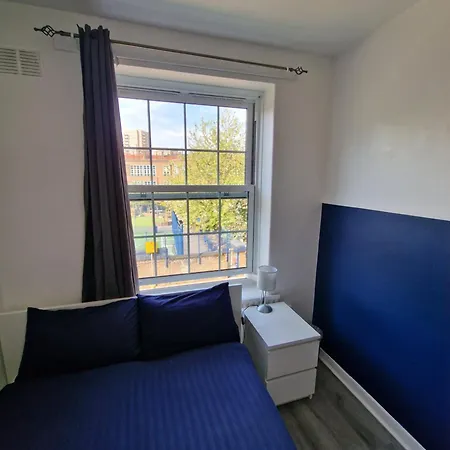 Comfortable 2 Bedrooms Flat In Oval London