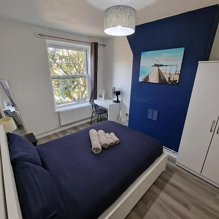 Comfortable 2 Bedrooms Flat In Oval * London