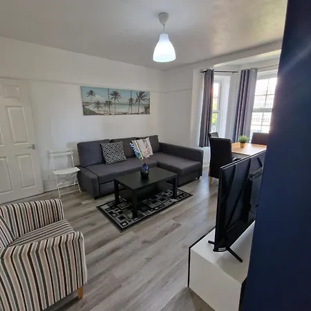 Comfortable 2 Bedrooms Flat In Oval Apartment London