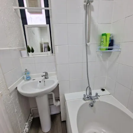 Comfortable 2 Bedrooms Flat In Oval Apartment London