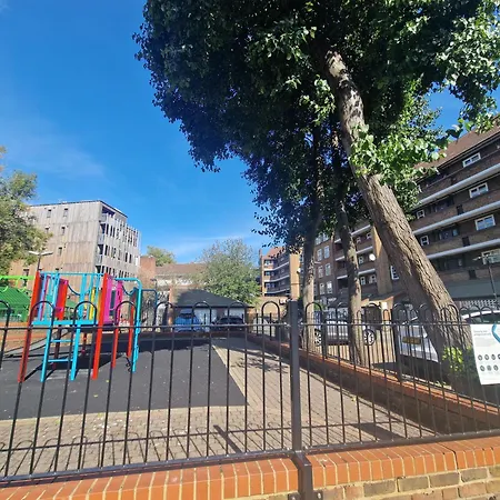 Apartman Comfortable 2 Bedrooms Flat In Oval London