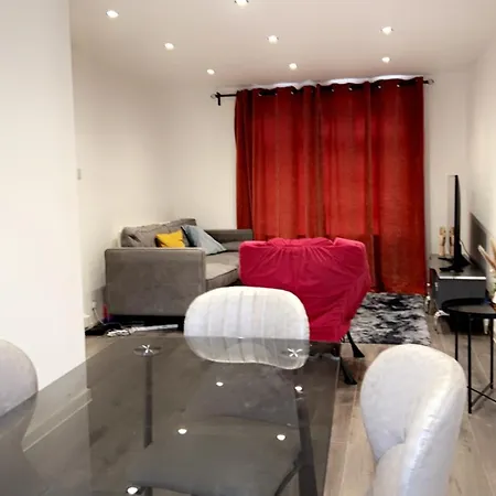 Redline Homes Holiday home London