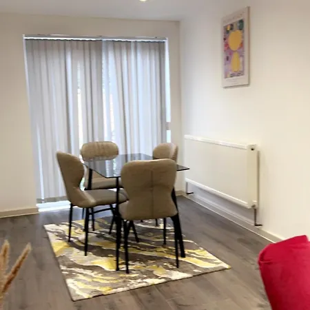 Holiday home Redline Homes London