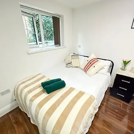 Apartment Juniper Alexandra Palace Serviced Apartments, By Edens
