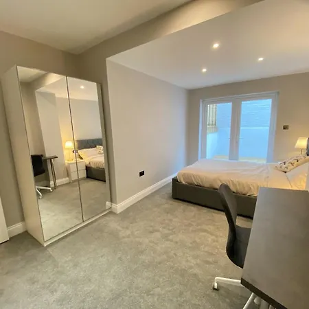Hammersmith Flat 2 Bedrooms Lgf *