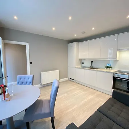 Hammersmith Flat 2 Bedrooms Lgf Apartment