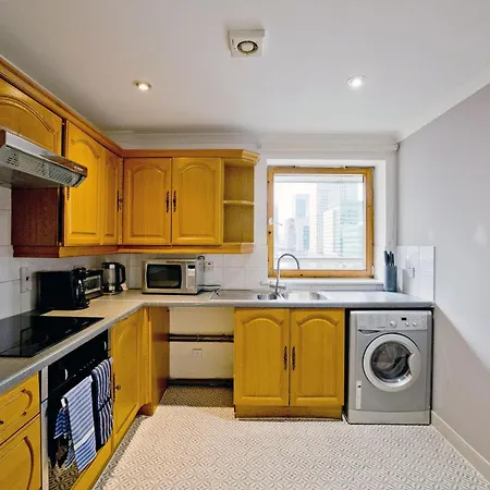 Imperial Meridian Place Apartment *