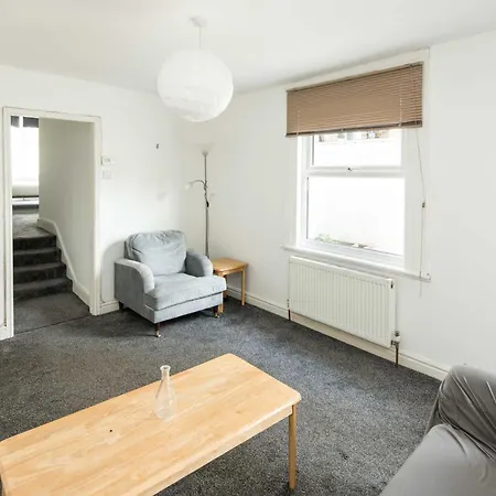 Charming Brixton Flat With Patio & Modern Comforts Apartment