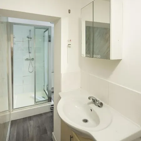 Charming Brixton Flat With Patio & Modern Comforts Apartment