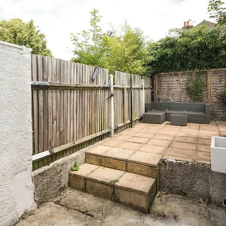 Apartment Charming Brixton Flat With Patio & Modern Comforts London