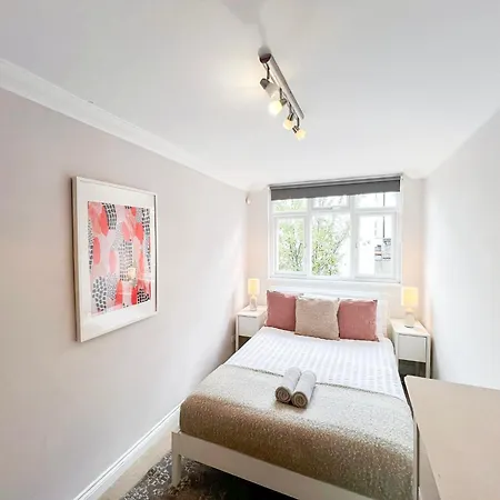 Apartment Lovely 4 Bedroom Flat With Ample Garden In Brondesbury, Kilburn *