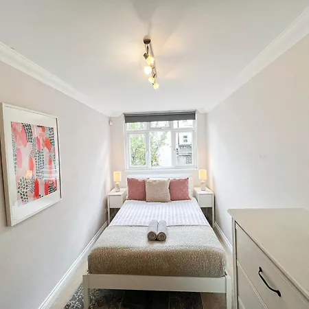 Apartment Lovely 4 Bedroom Flat With Ample Garden In Brondesbury, Kilburn