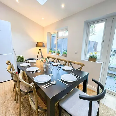 Apartment Lovely 4 Bedroom Flat With Ample Garden In Brondesbury, Kilburn *