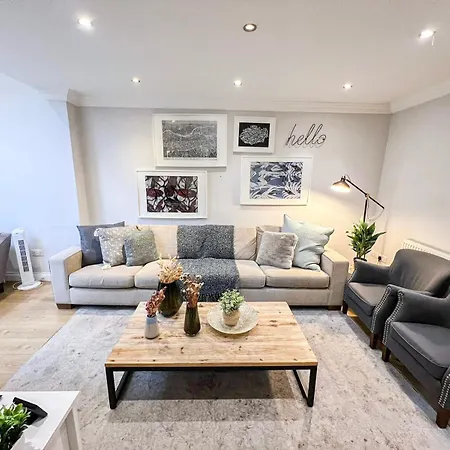 Lovely 4 Bedroom Flat With Ample Garden In Brondesbury, Kilburn *