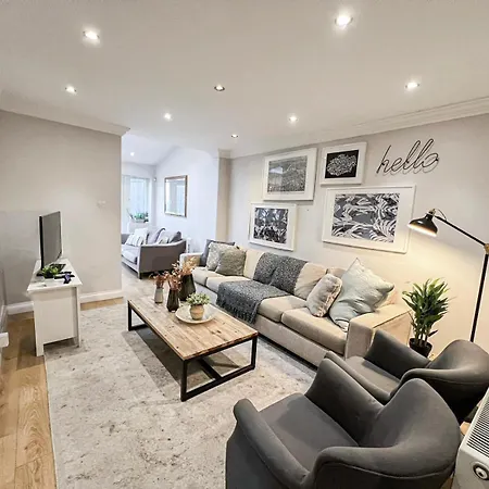 Apartment Lovely 4 Bedroom Flat With Ample Garden In Brondesbury, Kilburn London