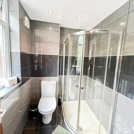 Apartment Lovely 4 Bedroom Flat With Ample Garden In Brondesbury, Kilburn