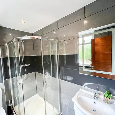 Apartment Lovely 4 Bedroom Flat With Ample Garden In Brondesbury, Kilburn *