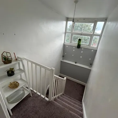 1 Bedroom House, Seven Sisters, Tottenham