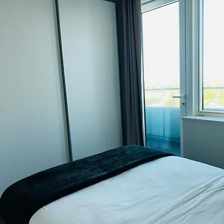 Luxury Sea View Two Bed Penthouse In Battersea Apartment *