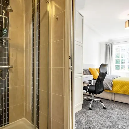 Very Tower Bridge - 2 Bdr - 2 Bath Apartment