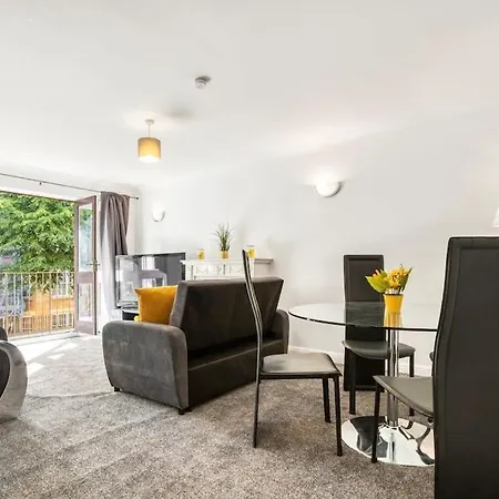 Very Tower Bridge - 2 Bdr - 2 Bath Apartment *