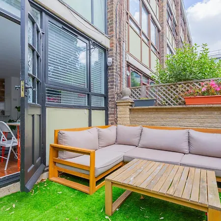 Unique 3bd Flat In Hoxton With Private Garden Apartment London