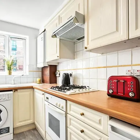 Very Tower Bridge - 2 Bdr - 2 Bath Apartment London