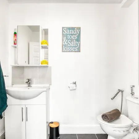 Very Tower Bridge - 2 Bdr - 2 Bath Apartment London