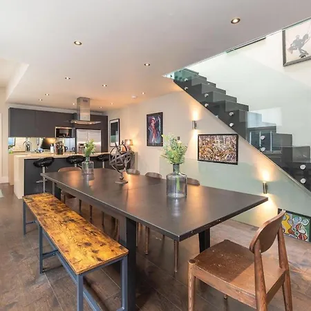 Spacious 4br Victorian Estate In Kensington London