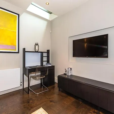 Spacious 4br Victorian Estate In Kensington Holiday home London