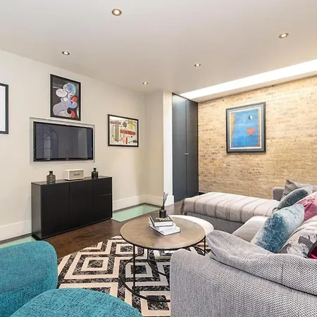 Spacious 4br Victorian Estate In Kensington *