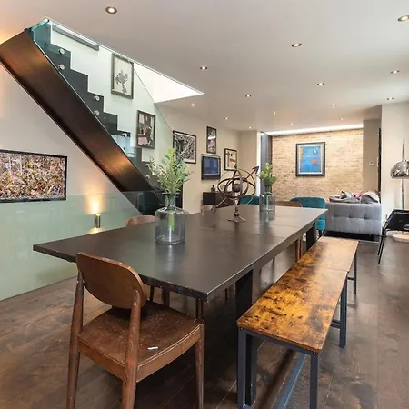 Holiday home Spacious 4br Victorian Estate In Kensington *