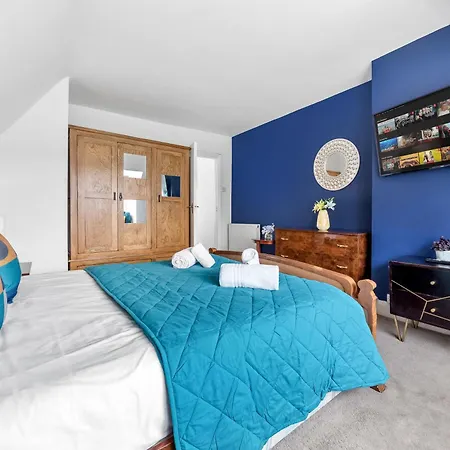 Duplex 3 Bed - Near Station - Golders - Apartment