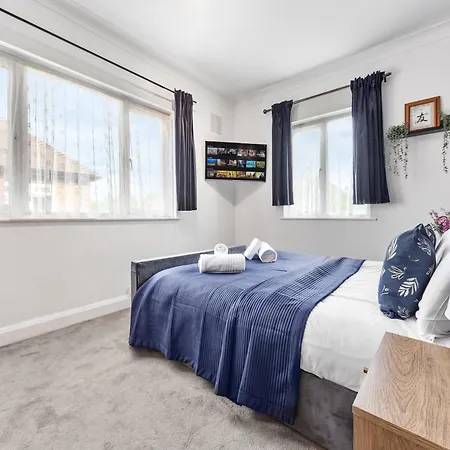Duplex 3 Bed - Near Station - Golders - *