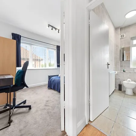 Duplex 3 Bed - Near Station - Golders - Apartment