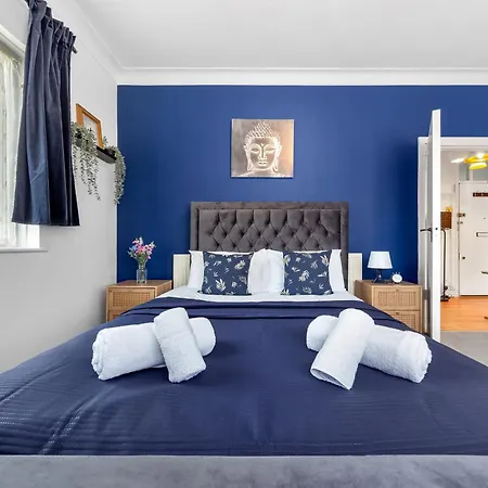 Apartment Duplex 3 Bed - Near Station - Golders - *