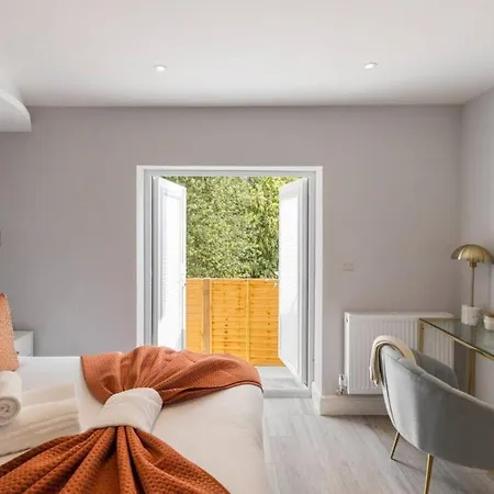 Tranquil 1-bed With Garden Apartment