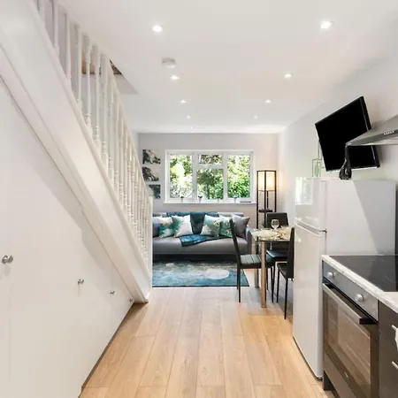 1 Bedroom House In An Affluent Part Of