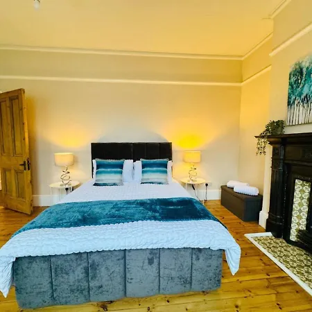 Charming Victorian Townhouse In Hackney London